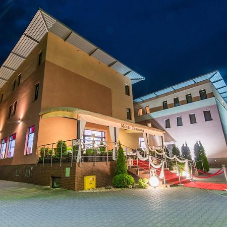 Hotel Texicana Sulechów Esterno foto