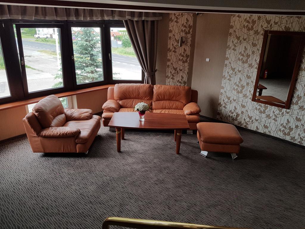 Hotel Texicana Sulechów Esterno foto