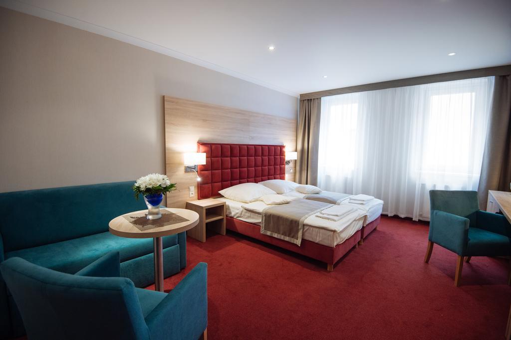 Hotel Texicana Sulechów Esterno foto