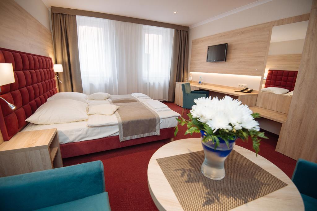 Hotel Texicana Sulechów Esterno foto