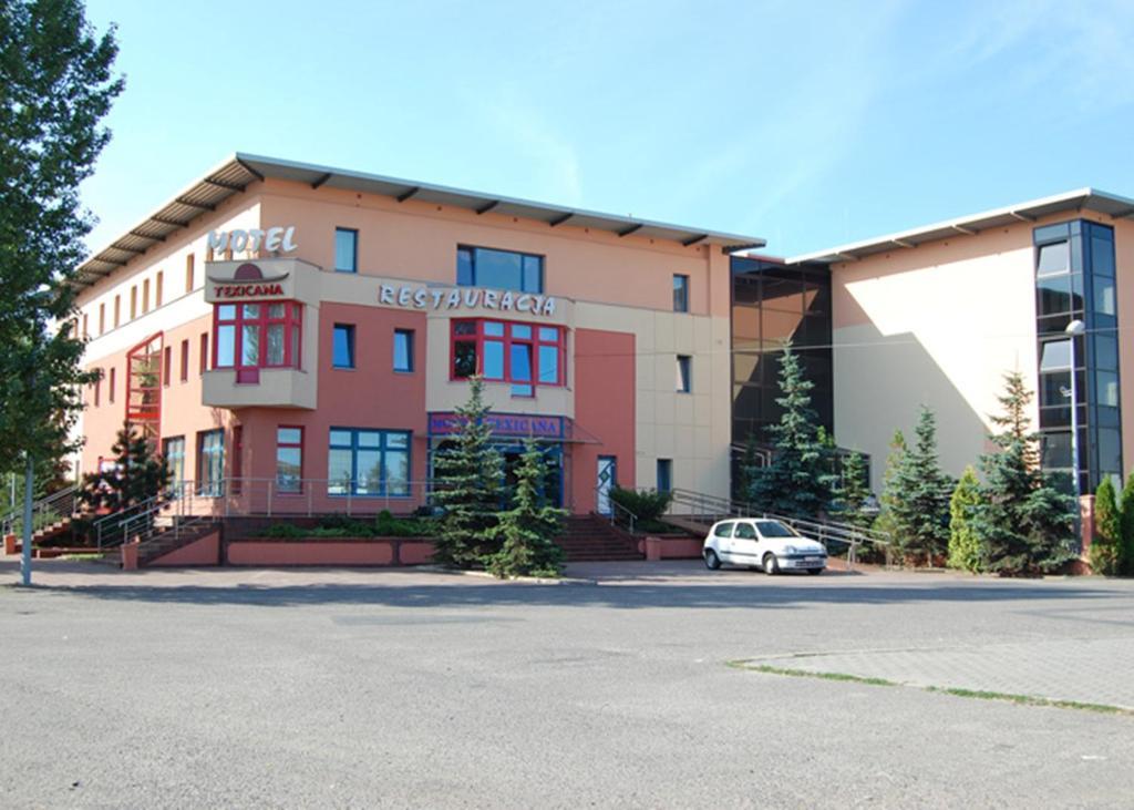 Hotel Texicana Sulechów Esterno foto