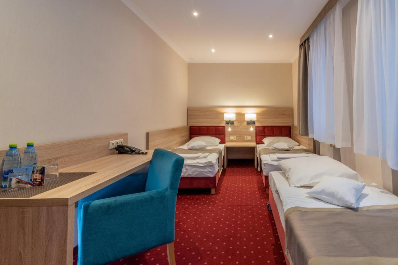 Hotel Texicana Sulechów Esterno foto