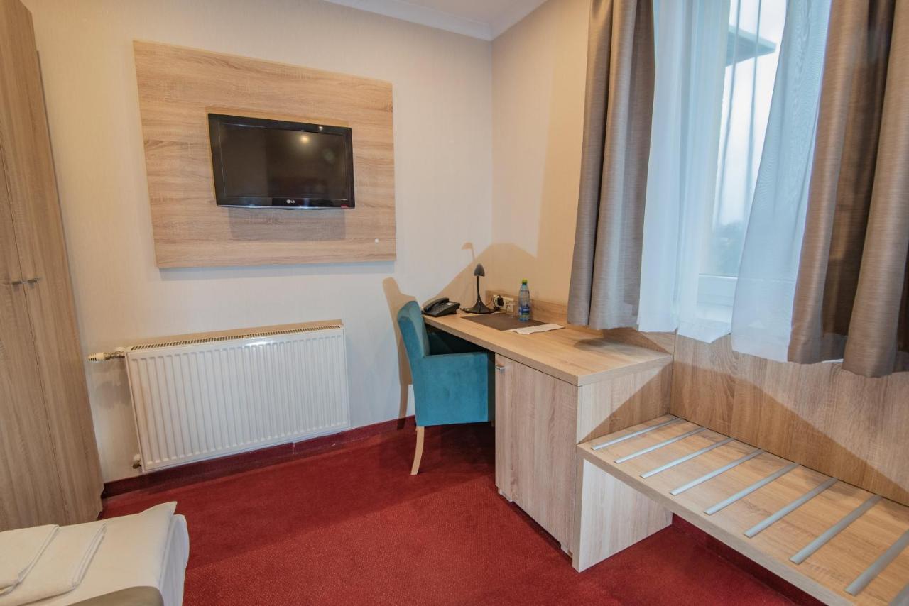 Hotel Texicana Sulechów Esterno foto