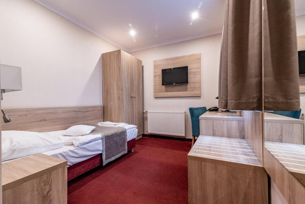 Hotel Texicana Sulechów Esterno foto